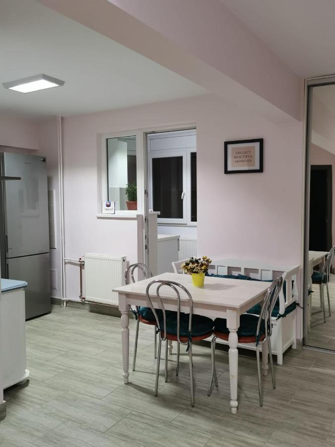 Apartament Spatios In Oradea Exterior photo